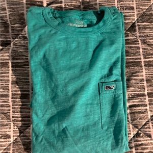 Vinyard vines t shirt